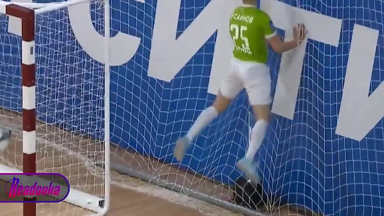 Футболист попал под фейерверк во время матча в Республике Коми — спортсмен едва не лишился глаз