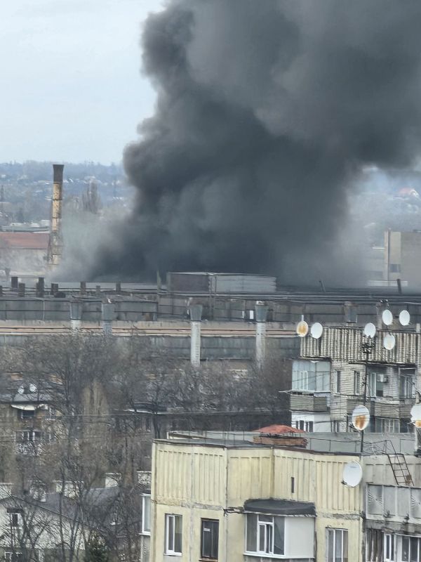 Кадры последствий прилётов реактивных дронов ВС РФ по предприятиям в Кременчуге