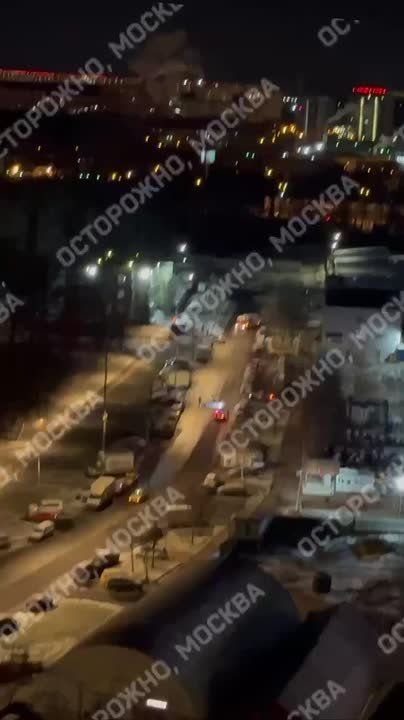 В Москве на улице Ясеневая взорвалась машина