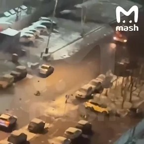 Взорвалась машина на Ясеневой улице на юге Москвы, — об этом сообщают местные