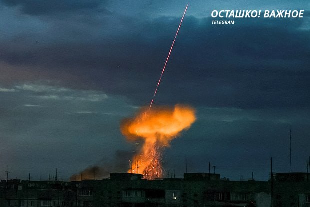 После ударов по Киеву часть города осталась без света и тепла, над столицей поднялся смог После ударов по Киеву часть города осталась без света и тепла, над столицей поднялся смог