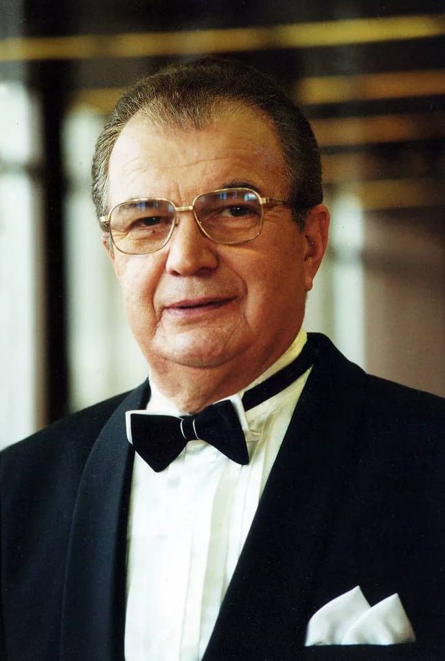 Умер народный артист России, иллюзионист Эмиль Кио