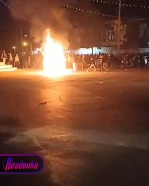 Массовые беспорядки проходят в Иране после падения нацвалюты — бунтовщики столкнулись с полицией и военными