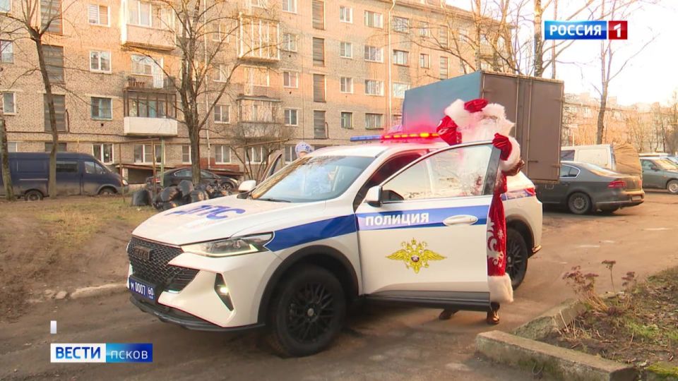 Сотрудники УМВД поздравили с Новым годом семьи, попавшие в трудную жизненную ситуацию