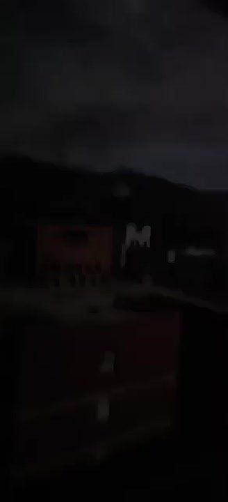 Юрий Котенок: Вертолеты ВВС США ведут ракетно-пушечный огонь по наземным целям в Каракасе