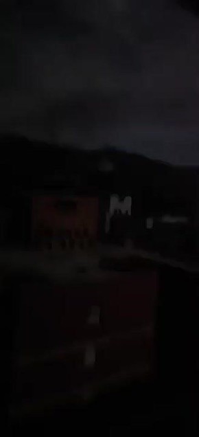 Юрий Котенок: Вертолеты ВВС США ведут ракетно-пушечный огонь по наземным целям в Каракасе