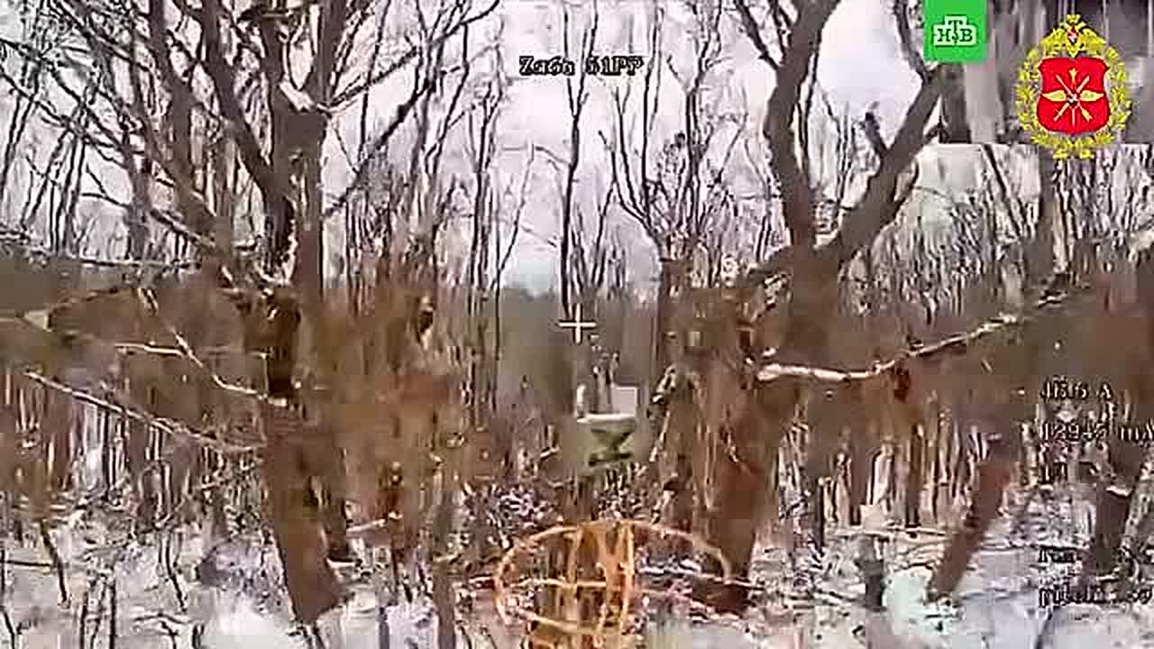 Спрятаться не вышло: Минобороны показало уничтожение отстреливающихся от дронов ВСУшников