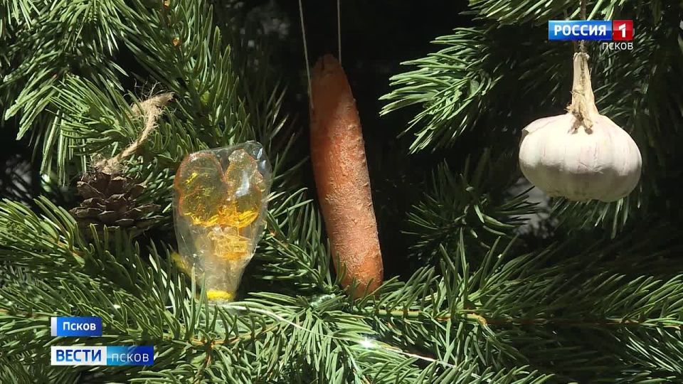 Как заморский купец учил русскую купчиху елку украшать