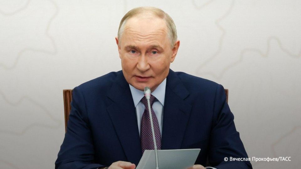 Путин назвал большой победой, что паралимпийцы РФ вновь выступают на крупнейших международных соревнованиях с национальной символикой, флагом и гимном