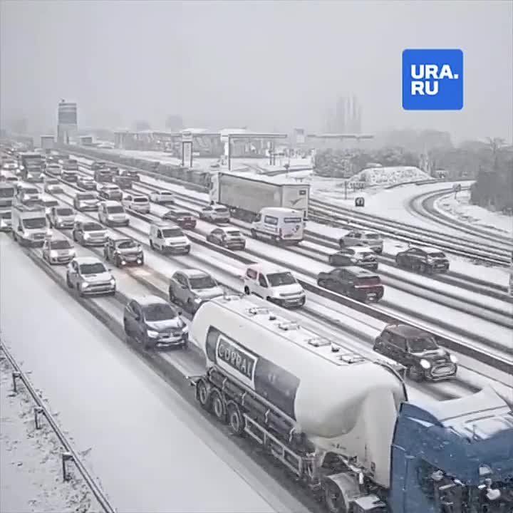 ����� ������ ������� ����. �������� � ������������ ������ ��������� ������ � 900 ��, ������� ��������� BFMTV