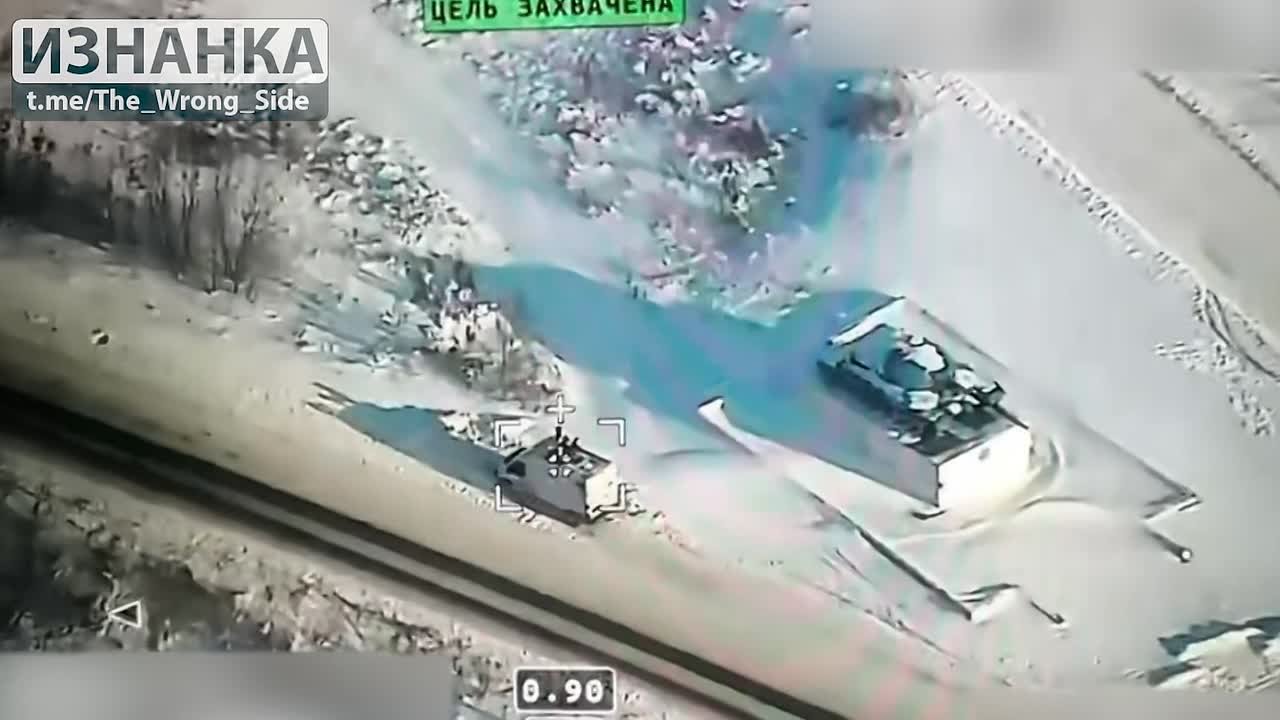 Уничтожение комплекса РЭБ "Нота" с микроавтобусом ВСУ применением БпЛА "Ланцет" в зоне ответственности группировки войск "Север" ВС РФ