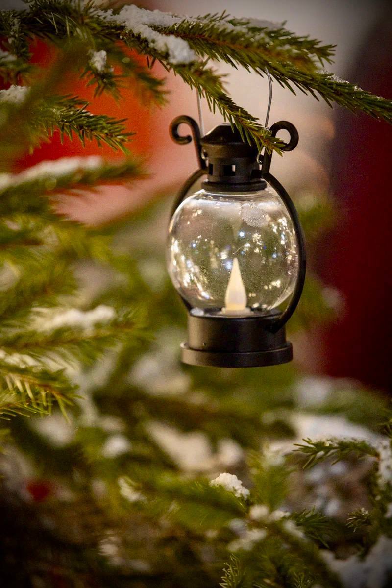 Михаил Ведерников: Дорогие друзья!. Поздравляю всех православных христиан с Рождеством Христовым! Пусть этот светлый праздник принесёт в каждый дом мир, радость и добро, наполнит сердца любовью, надеждой и верой Михаил Ведерников: Дорогие друзья!. Поздравляю всех православных христиан с Рождеством Христовым! Пусть этот светлый праздник принесёт в каждый дом мир, радость и добро, наполнит сердца любовью, надеждой и верой