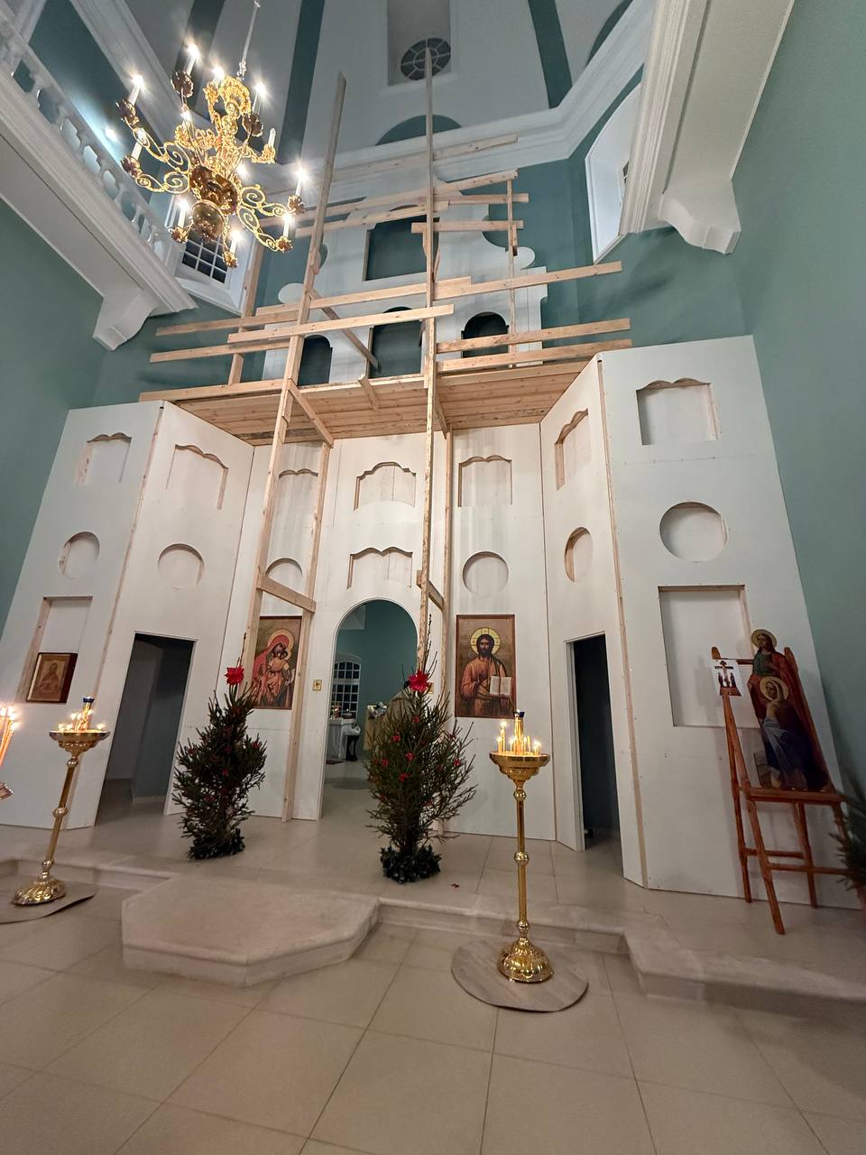 Мария Захарова: С Рождеством!. Встречали в храме Архангела Михаила в деревне Тараканово, как я называю, Блоковском Мария Захарова: С Рождеством!. Встречали в храме Архангела Михаила в деревне Тараканово, как я называю, Блоковском