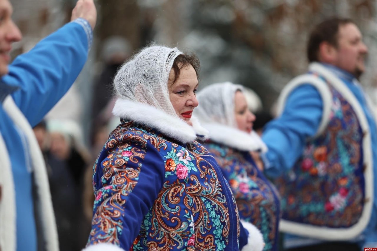Рождественские вертепы в Пскове стали стартом праздничных гуляний Рождественские вертепы в Пскове стали стартом праздничных гуляний