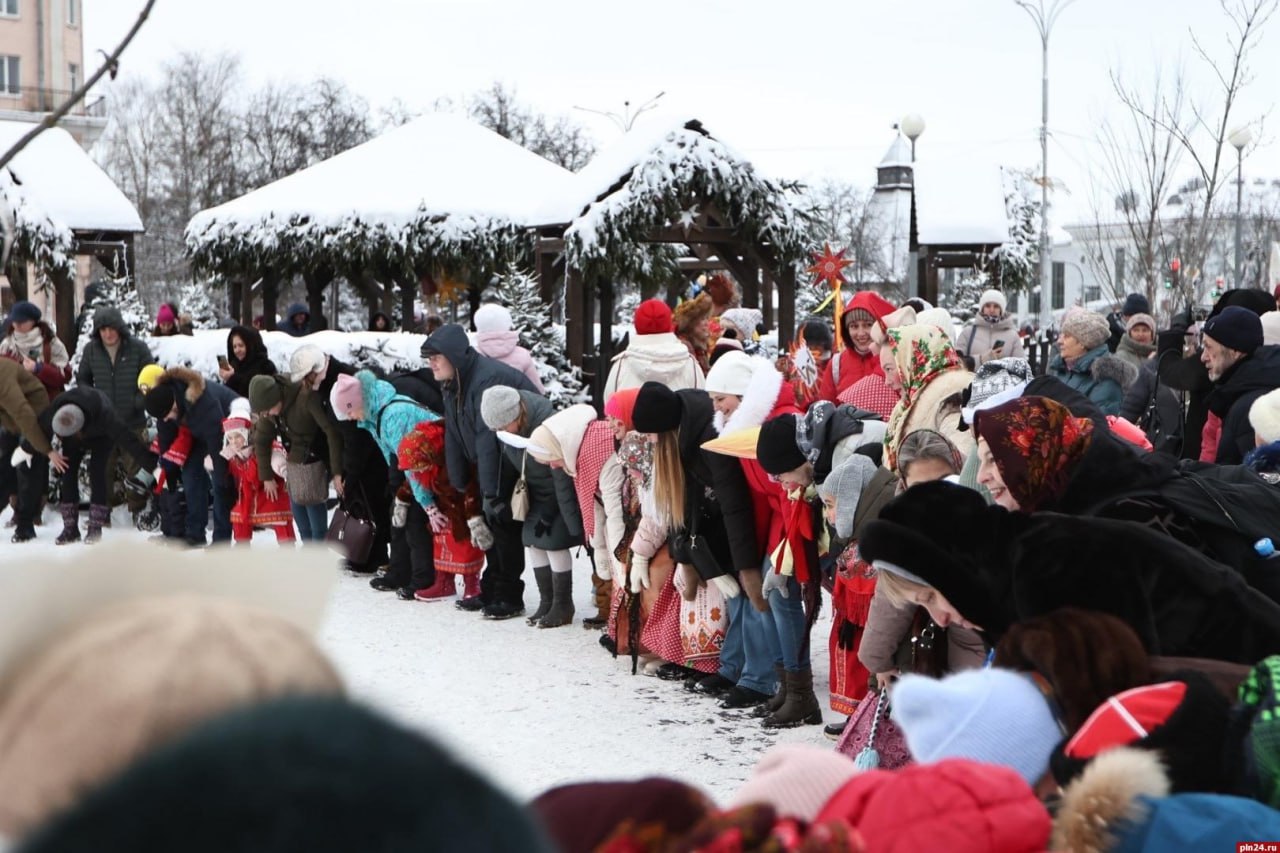 Рождественские вертепы в Пскове стали стартом праздничных гуляний Рождественские вертепы в Пскове стали стартом праздничных гуляний