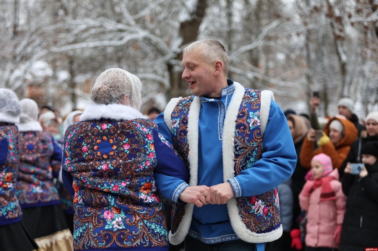 Рождественские вертепы в Пскове стали стартом праздничных гуляний Рождественские вертепы в Пскове стали стартом праздничных гуляний