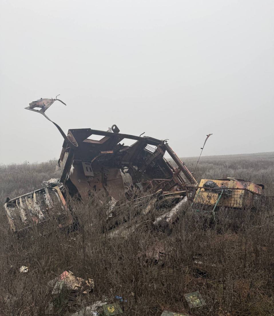 Уничтоженные американские бронеавтомобили MaxxPro на Покровском направлении Уничтоженные американские бронеавтомобили MaxxPro на Покровском направлении