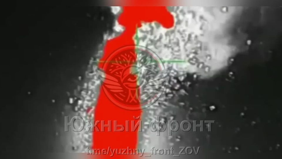 Кадры уничтожения БпЛА R-18 дроноводом 346-й бригады