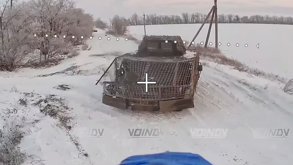 Операторы БпЛА 5 армии группировки войск "Восток" уничтожают живую силу и технику противника на Времевском направлении