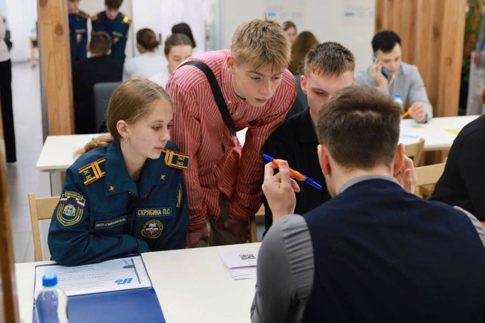 Михаил Ведерников: #Итоги2025. Для сферы труда и занятости 2025 год получился действительно результативным – уровень безработицы в Псковской области снизился до минимальных значений и составил 2,1%