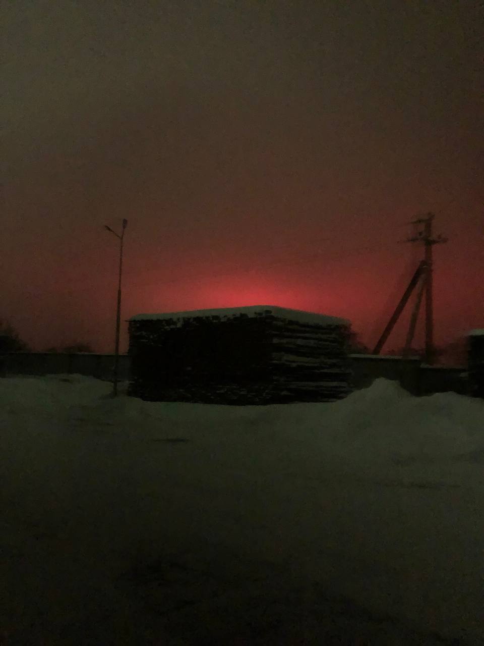 Еще кадры свечения на месте прилета "Орешника" в районе Львова