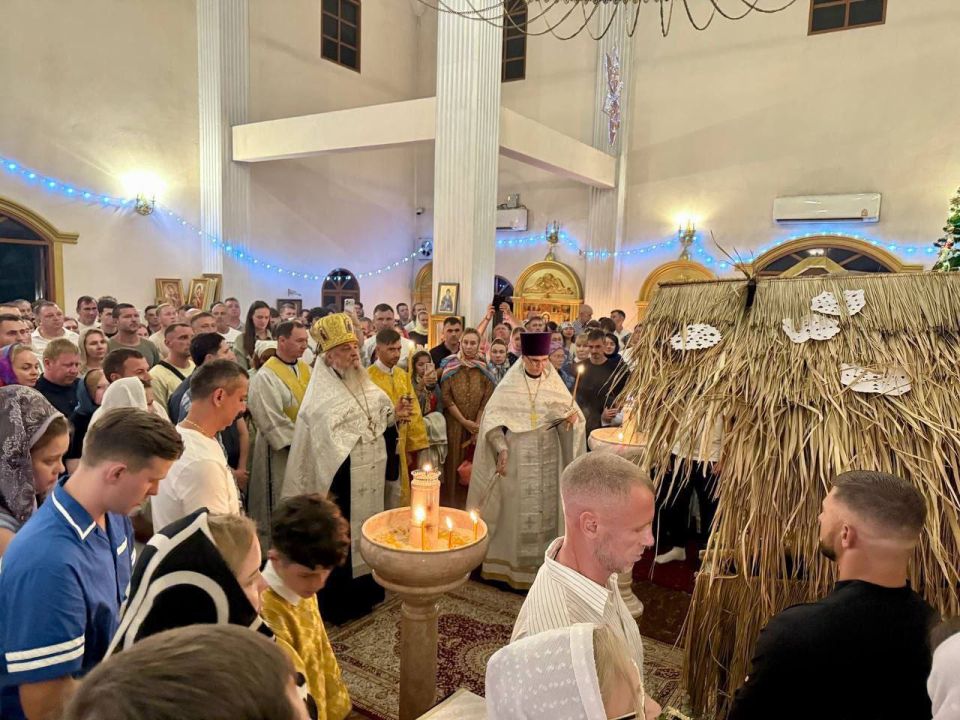 В ночь с 6 на 7 января 2026 года в православных храмах Таиландской епархии в городах Бангкок, Пхукет, Паттайя, Хуахин, а также на островах Самуй, Чанг, Пханган состоялись торжественные богослужения по случаю Рождества...