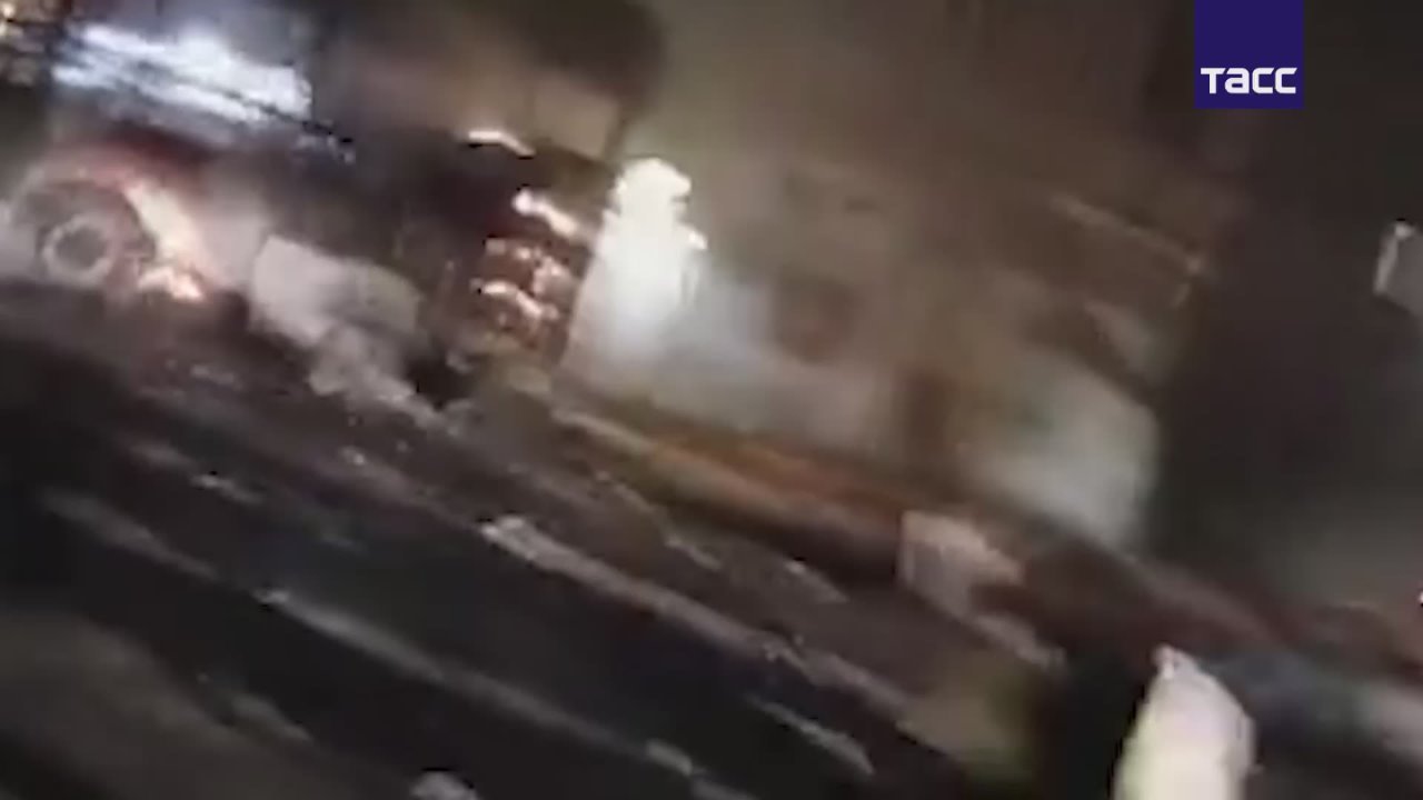 Несовершеннолетняя девочка погибла из-за действий вооруженных бунтовщиков в Иране, рассказал ее отец в эфире иранской гостелерадиокомпании