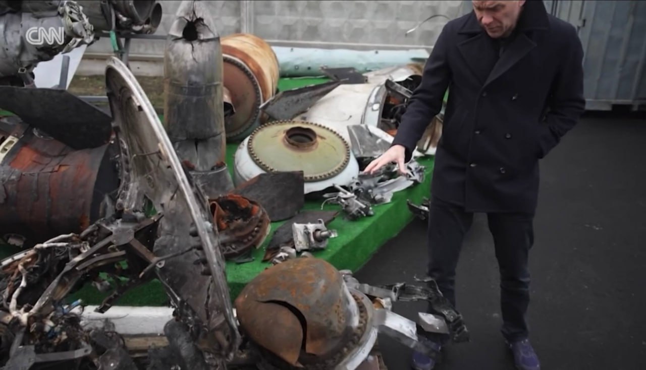 Западные СМИ публикуют новые кадры обломков Орешника, 21 ноября 2024 года по предприятию «Южмаш» в Днепропетровской области Западные СМИ публикуют новые кадры обломков Орешника, 21 ноября 2024 года по предприятию «Южмаш» в Днепропетровской области