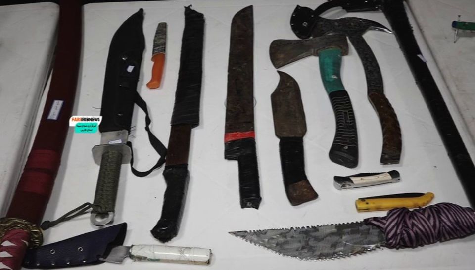 В Иране полиция города Шираз задержала группу "мирный" протестующих