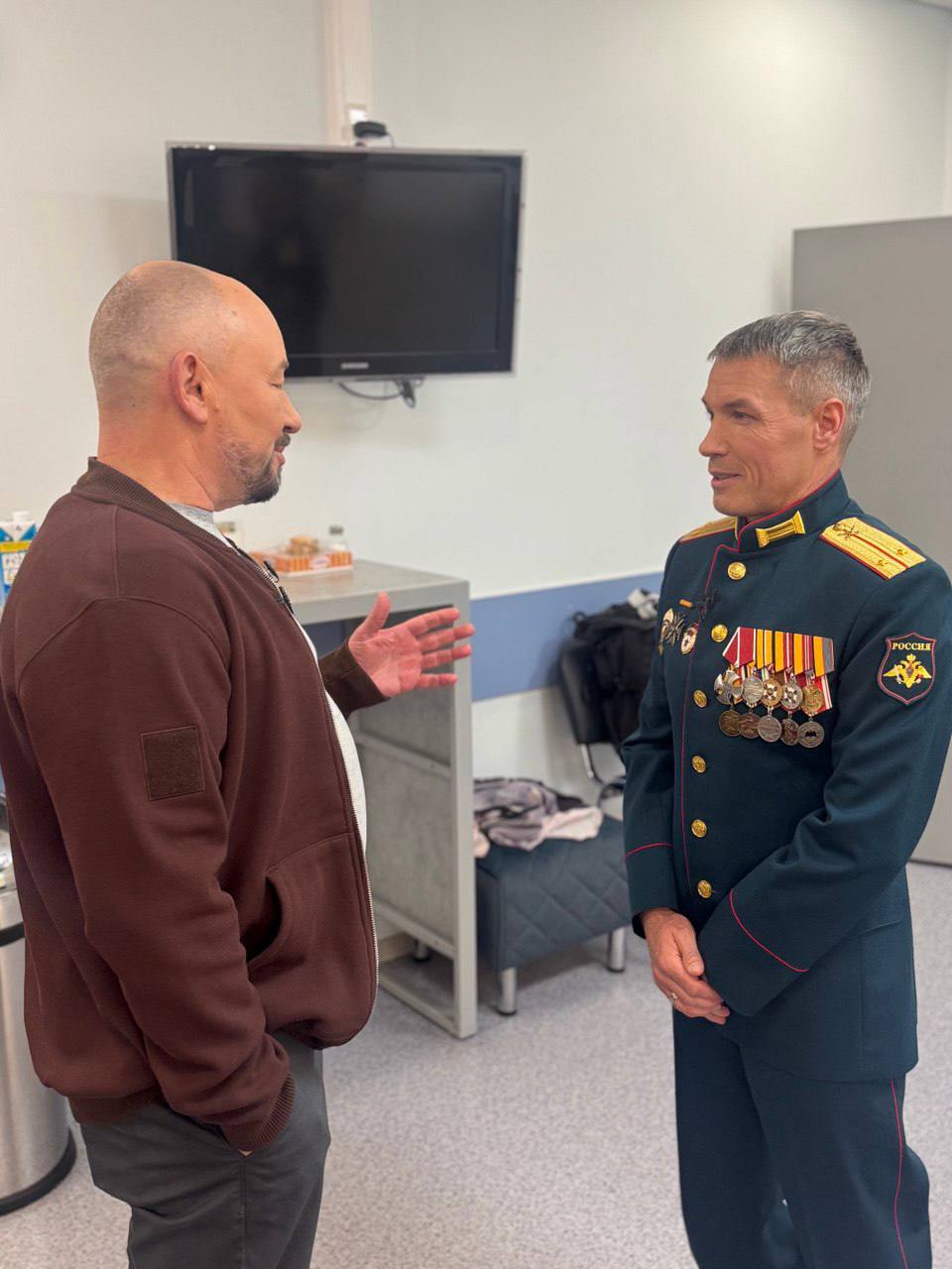 Друзья, напоминаю, что уже сегодня на Первом канале новый выпуск программы «Время героев» Друзья, напоминаю, что уже сегодня на Первом канале новый выпуск программы «Время героев»