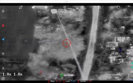 Операторы тяжелых гексакоптеров "Мангас" группировки войск "Восток" ВС РФ выполняют полеты по доставке боеприпасов и медицины передовым штурмовым подразделениям на Южно-Днепропетровском направлении