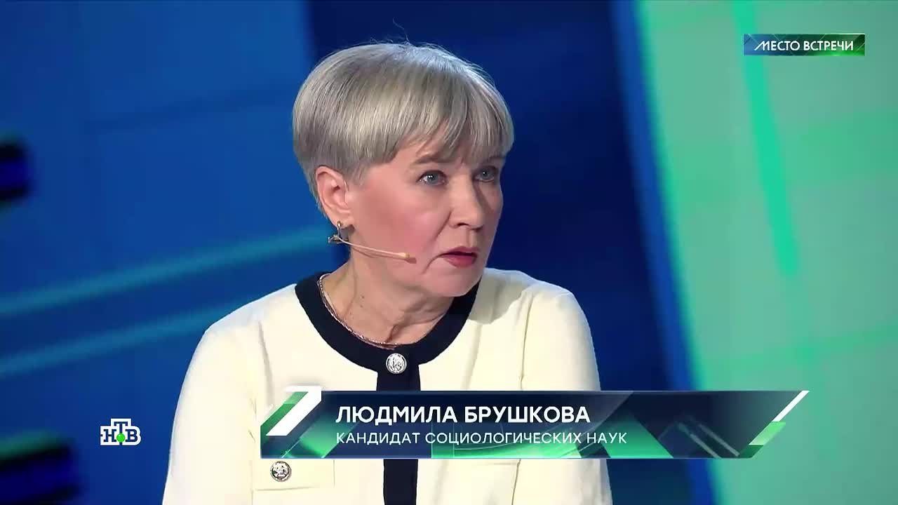 «Романтизированный образ того счастливого и золотого века витает в воздухе. Почему люди, не жившие в то время, не могут его перенять? Они видят много советских фильмов, где показаны настоящие чувства»