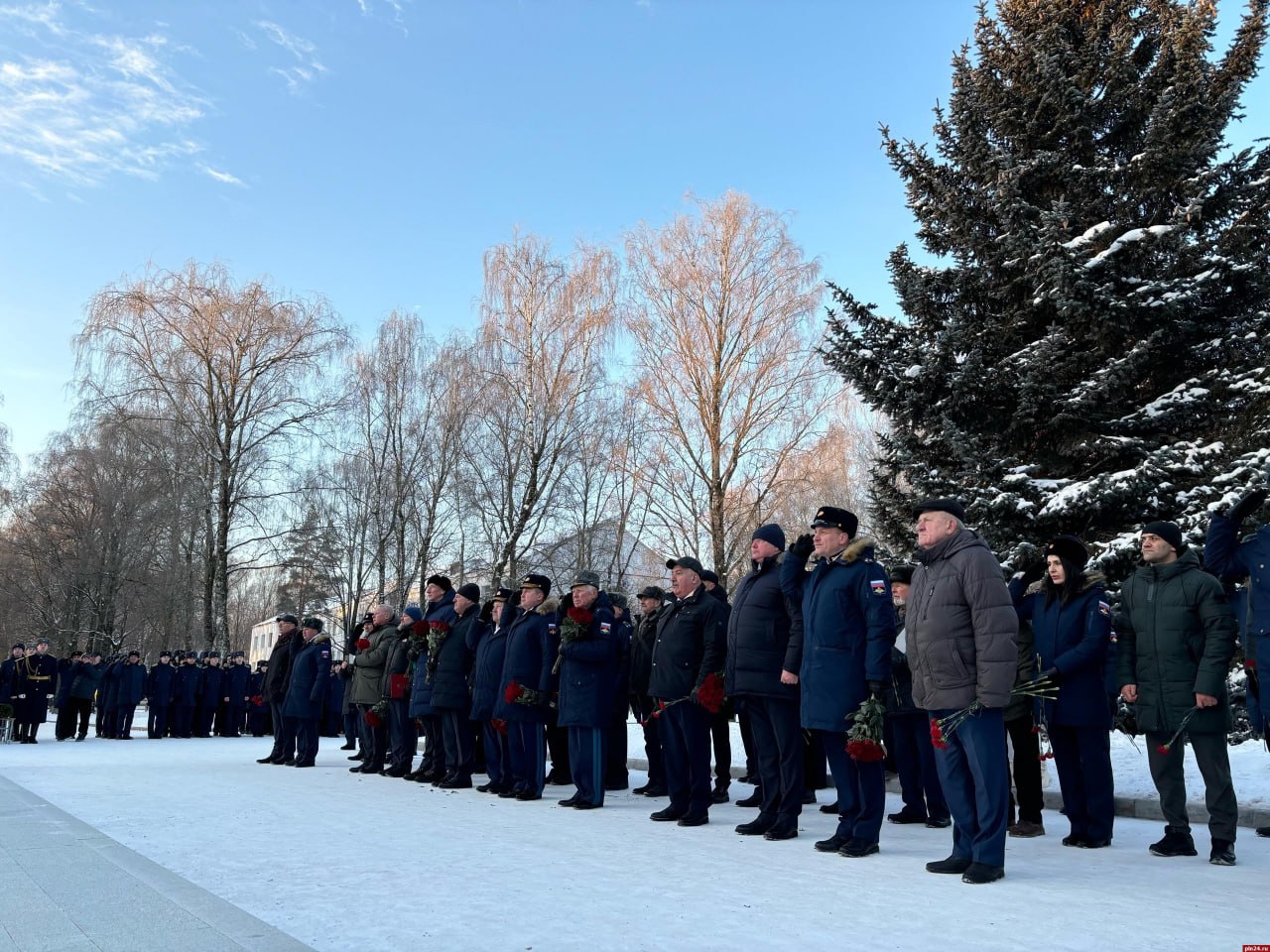 В Пскове открыли два памятника в честь 100-летия 234-го десантно-штурмового полка В Пскове открыли два памятника в честь 100-летия 234-го десантно-штурмового полка