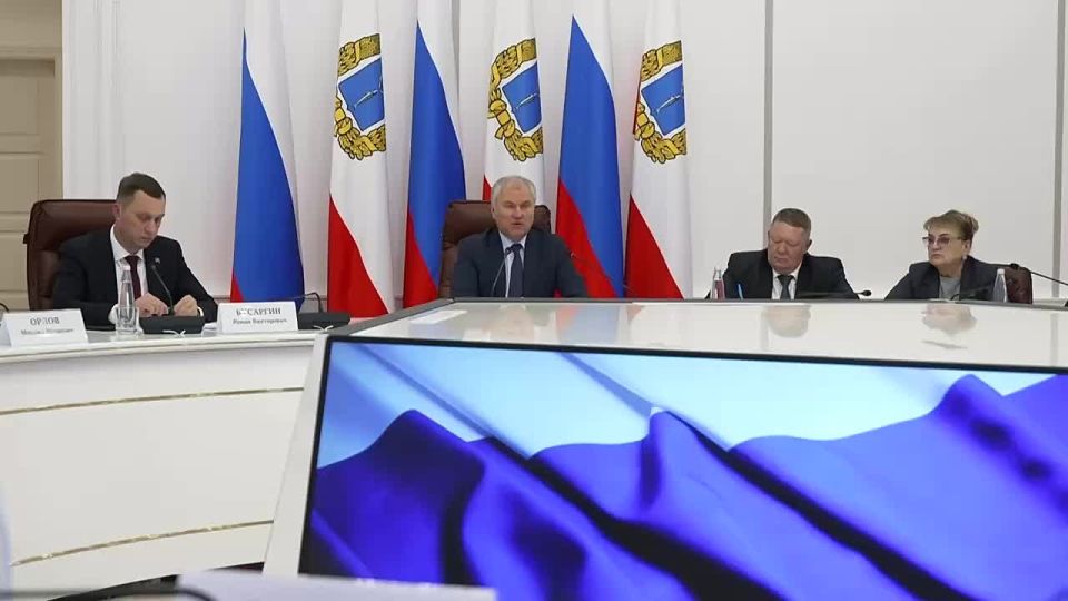 Вячеслав Володин: В день 15-летия Следственного комитета Российской Федерации ещё раз хочется высказать слова благодарности его сотрудникам, которые многое делают не только для раскрытия преступлений, но и защиты прав граждан