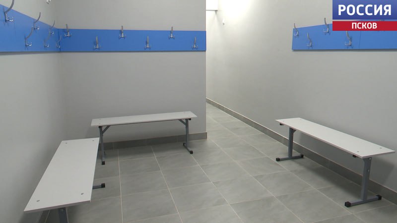 С нового года ученики Псковского погранично-таможенно-правового лицея занимаются физкультурой в отремонтированном спортивном зале С нового года ученики Псковского погранично-таможенно-правового лицея занимаются физкультурой в отремонтированном спортивном зале