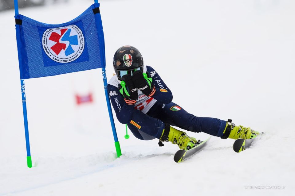 Псковские горнолыжники приняли участие в своих первых официальных соревнованиях "Приз зимних каникул"