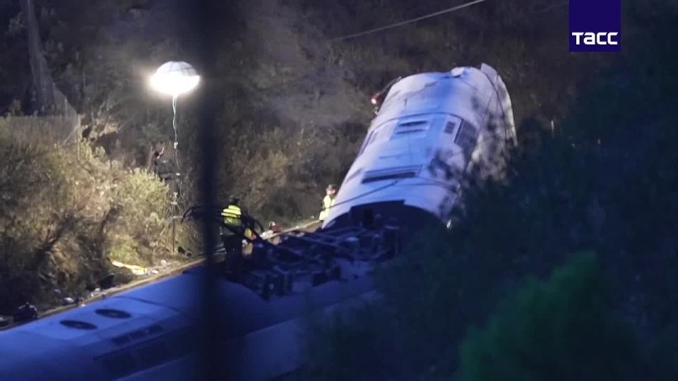 Данных о пострадавших при сходе с рельсов поездов в Испании россиянах нет