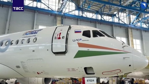 ��� ������� �� ������� ������� ��-114-300 � ����������������� SJ-100 �� �������� � �����, �������� � �������