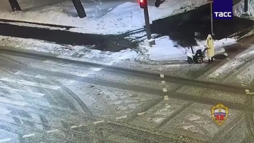 Женщина украла снегоуборочную машину в Москве, она задержана, сообщили ТАСС в пресс-службе столичного ГУ МВД