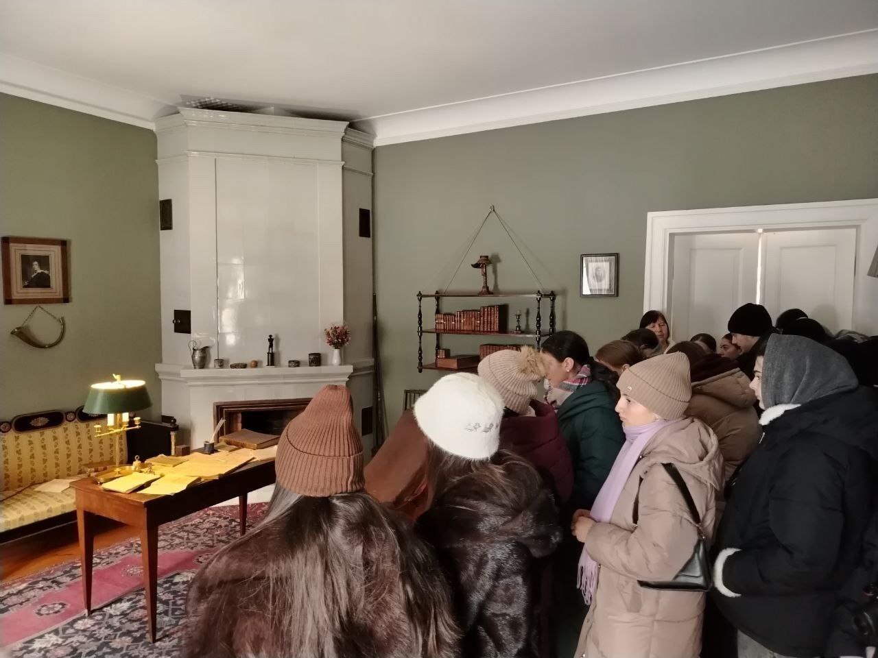 Школьники из Абхазии посетили Пушкинские Горы в рамках программы «Путешествие сквозь века в Россию» Школьники из Абхазии посетили Пушкинские Горы в рамках программы «Путешествие сквозь века в Россию»