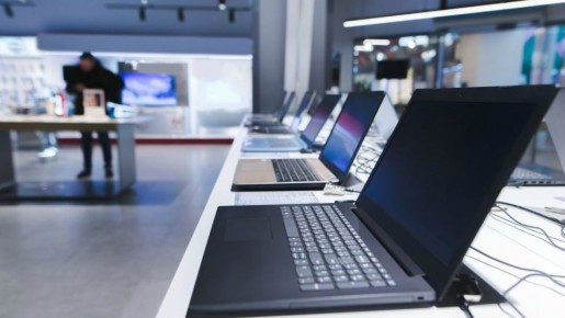 Продажи ноутбуков в России в 2025 году сократились на 15-30%