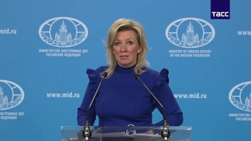 Макрон прозрел с помощью своих "волшебных" очков, выступая на Давосском форуме