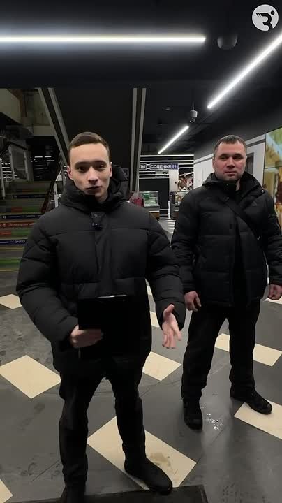 Активистов избили во время рейда по вейп-магазину — досталось даже женщине