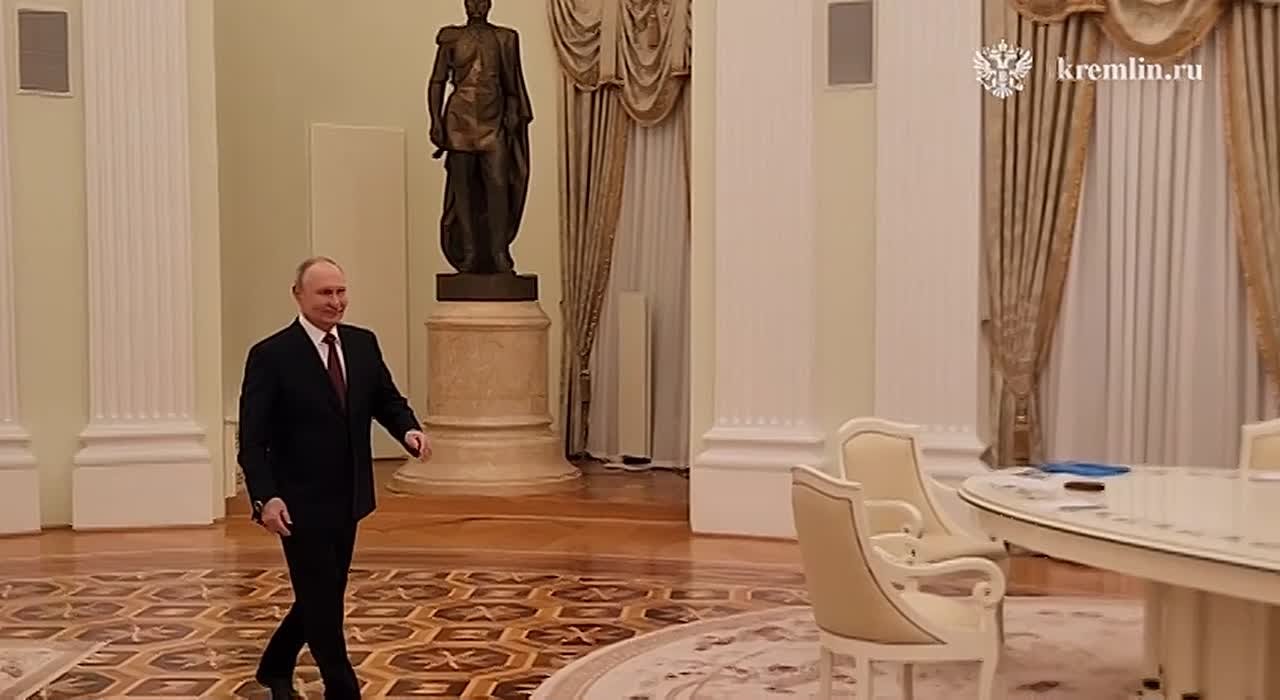 Юрий Котенок: В данный момент в Кремле проходят переговоры Владимира Путина со спецпосланником Трампа Стивом Уиткоффом