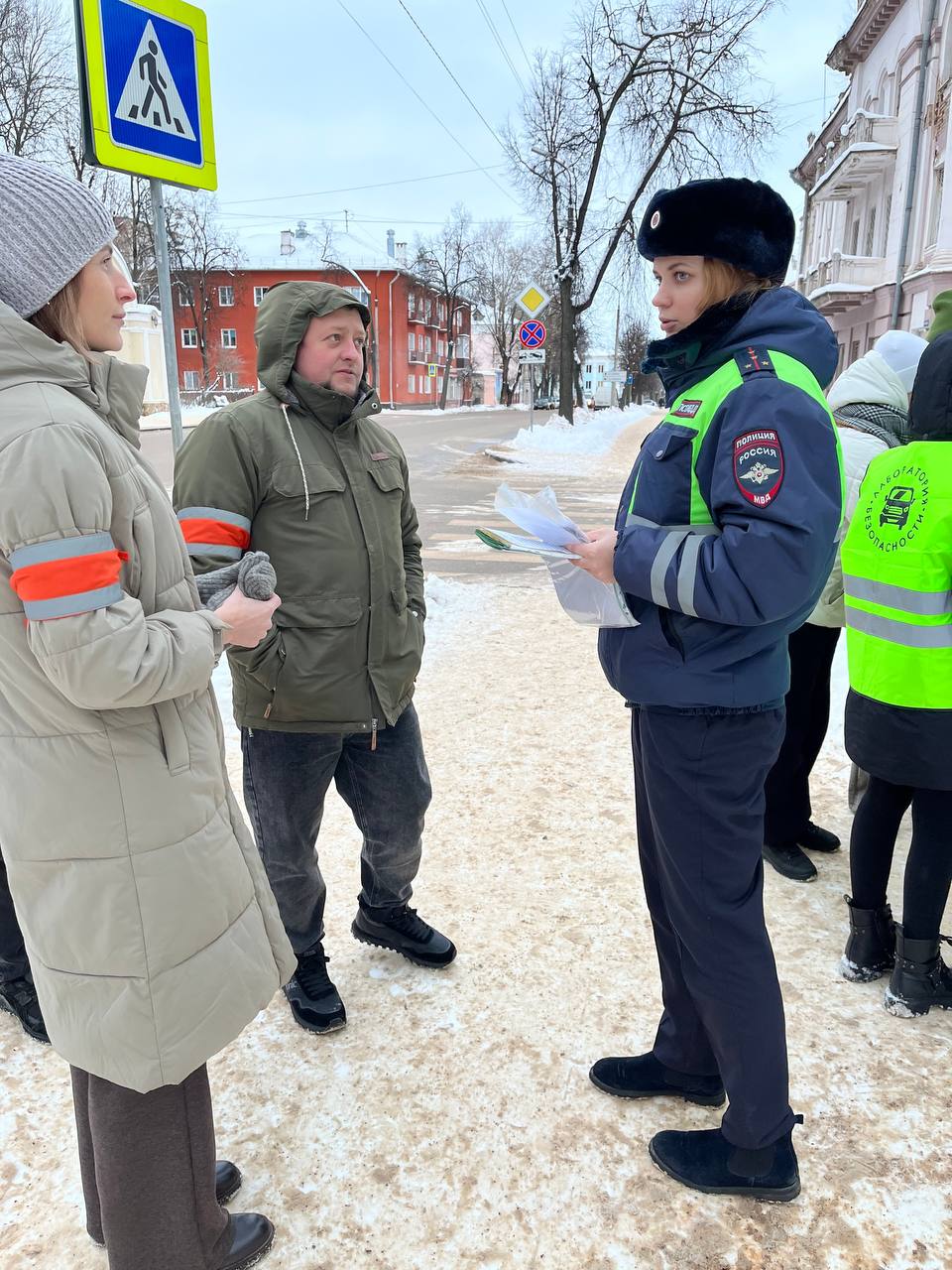 В Великих Луках прошла акция «Ты и зимняя дорога» В Великих Луках прошла акция «Ты и зимняя дорога»