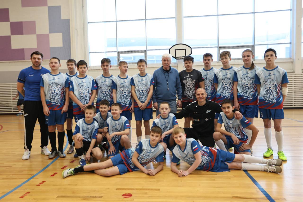 Знаменитые футболисты провели мастеркласс для псковских спортсменов Знаменитые футболисты провели мастеркласс для псковских спортсменов