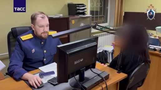 Девушка, сопровождавшая считавшегося похищенным подростка, подозревается в мошенничестве, сообщили в СК РФ. Она задержана