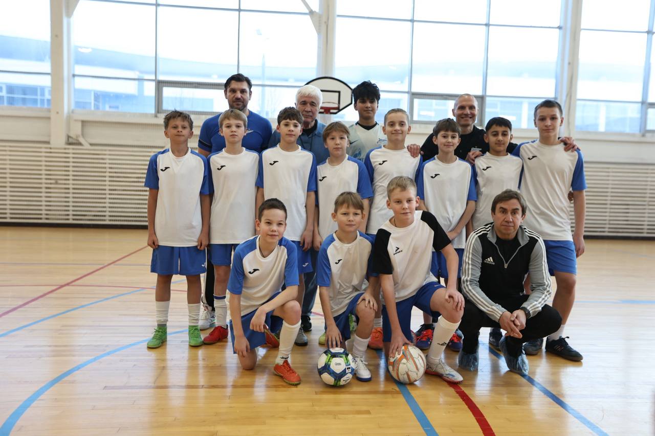 Знаменитые футболисты провели мастеркласс для псковских спортсменов Знаменитые футболисты провели мастеркласс для псковских спортсменов