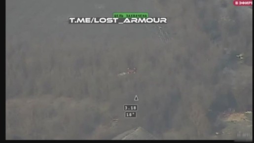 Барражирующий боеприпас "Ланцет" поражает инженерную технику противника при оборудовании позиций в районе н.п. Зеленое, Запорожской области