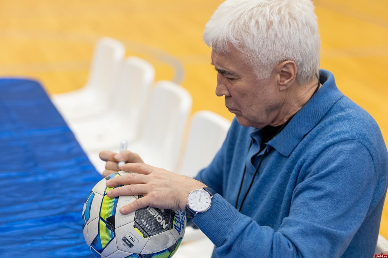 Евгений Ловчев о жизни в футболе, больших деньгах и Пскове «на краю земли»